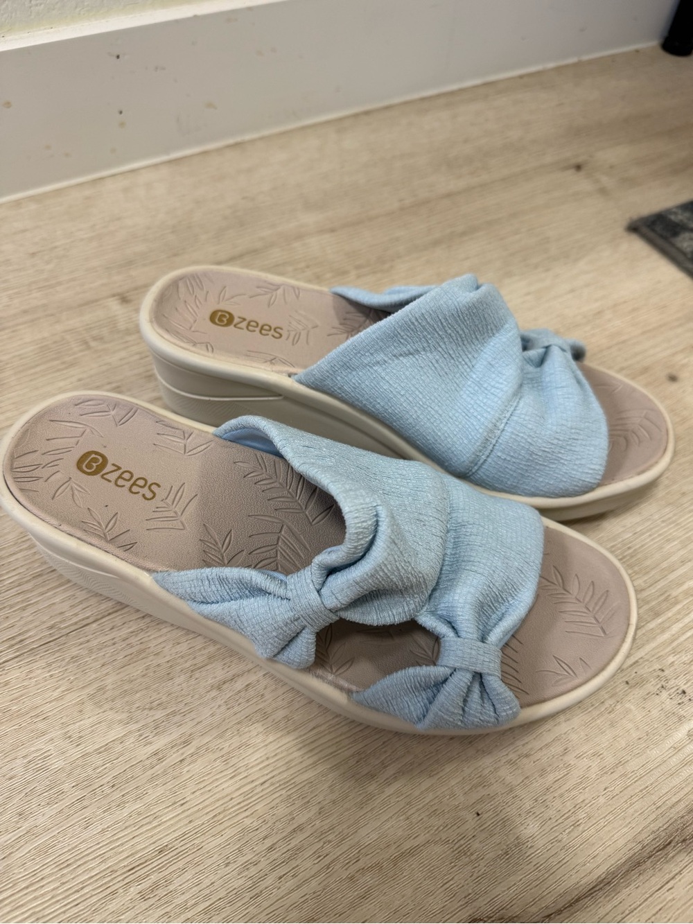 Bzees Women's Pale Blue Knotted Slip-On Sandal